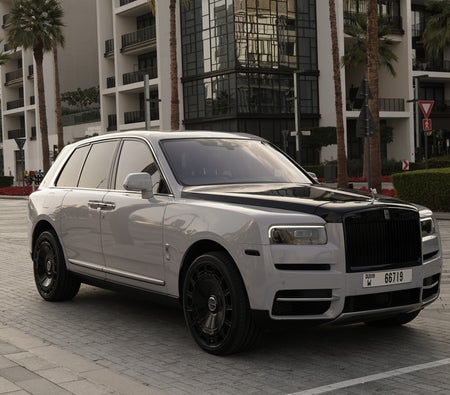 Rolls Royce Cullinan 2023