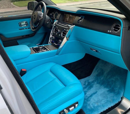 Rolls Royce Cullinan 2024