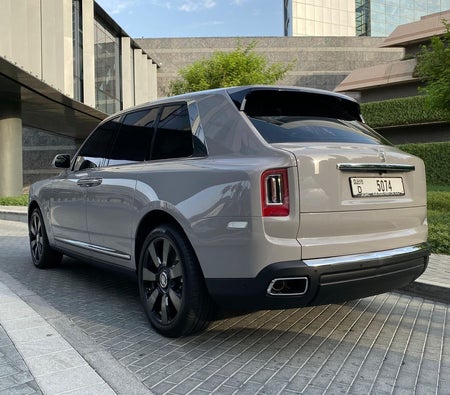 Rolls Royce Cullinan 2024
