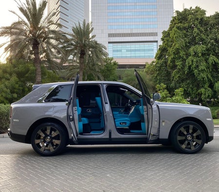 Rolls Royce Cullinan 2024