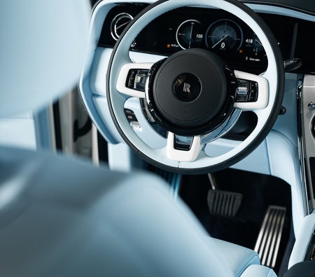 Rolls Royce Cullinan Silver Badge 2025
