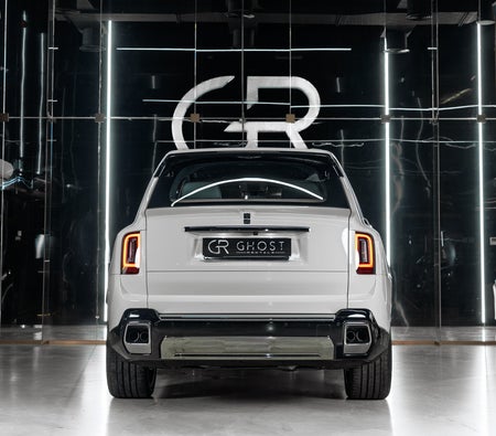 Rolls Royce Cullinan Silver Badge 2025