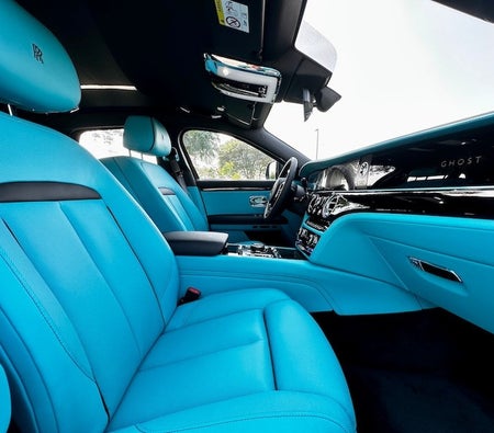 Черный Rolls Royce Ghost 2024 год