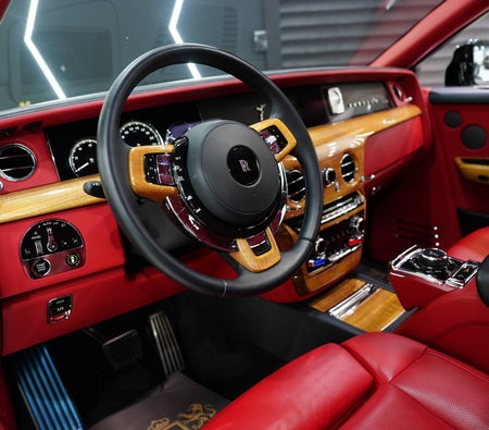 Rolls Royce Phantom VIII 2018, photo 3 of 4