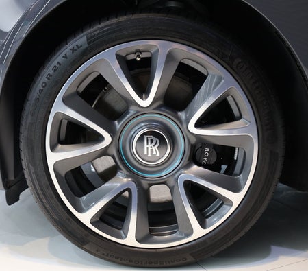 Gray Rolls Royce Wraith 2021