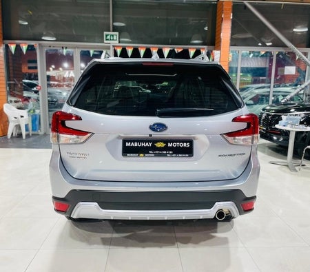 D'argento Subaru Forester Premium 2023