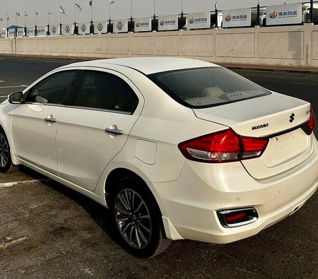 أبيض سوزوكي Ciaz GLX 2023 أبيض سوزوكي Ciaz GLX 2023