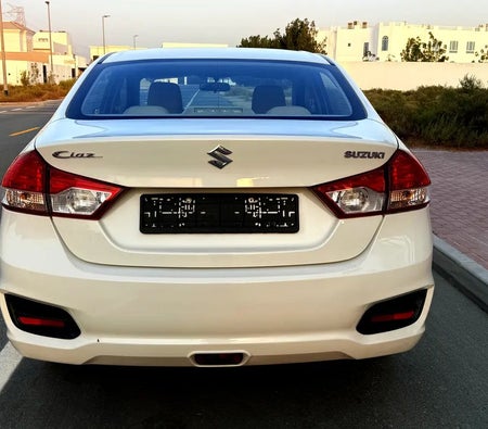 Weiß Suzuki Ciaz 2023