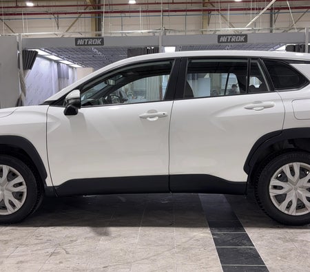 White Toyota Corolla Cross XL 2024