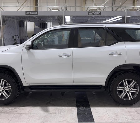 白色的 丰田 Fortuner EXR 2023