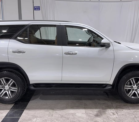 Weiß Toyota Fortuner EXR 2024