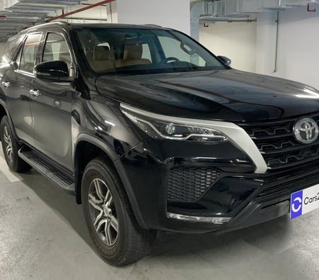 Schwarz Toyota Fortuner EXR 2024 Schwarz Toyota Fortuner EXR 2024