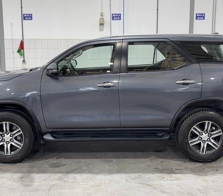 رمادي تويوتا Fortuner EXR 2024 رمادي تويوتا Fortuner EXR 2024