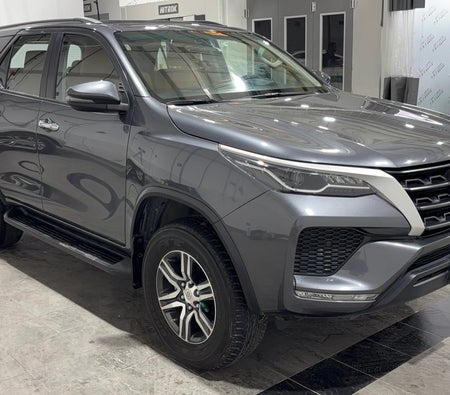 رمادي تويوتا Fortuner EXR 2024 رمادي تويوتا Fortuner EXR 2024