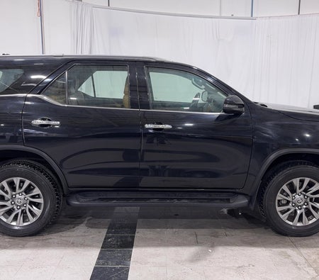 Black Toyota Fortuner VXR 2022