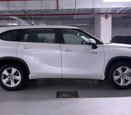 White Toyota Highlander GXR 2023