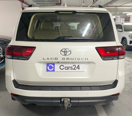 Blanc Toyota Land Cruiser GXR 2023