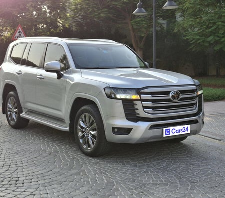 Gümüş Toyota Land Cruiser GXR 2024 Gümüş Toyota Land Cruiser GXR 2024