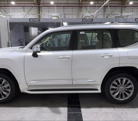 White Toyota Land Cruiser VXR 2025