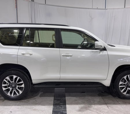 أبيض تويوتا Prado GXR 2023 أبيض تويوتا Prado GXR 2023