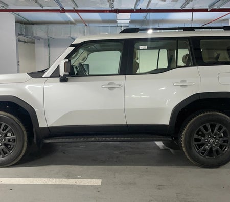 أبيض تويوتا Prado GXR 2025 أبيض تويوتا Prado GXR 2025
