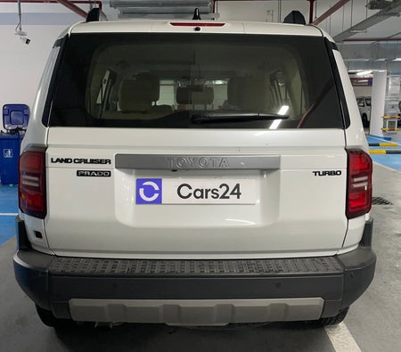 أبيض تويوتا Prado GXR 2025 أبيض تويوتا Prado GXR 2025