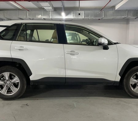 Blanc Toyota RAV4 EX 2025