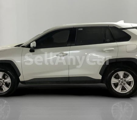 أبيض تويوتا RAV4 EX 2021 أبيض تويوتا RAV4 EX 2021