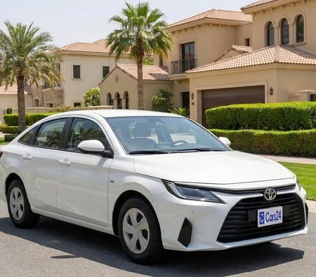 Blanc Toyota Yaris E 2023 Blanc Toyota Yaris E 2023