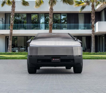 Argent Tesla Cybertruck Cyberbeast 2026