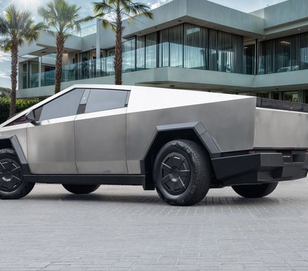 Argent Tesla Cybertruck Cyberbeast 2026