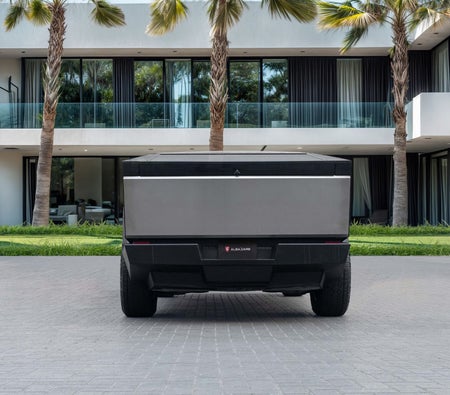 Argent Tesla Cybertruck Cyberbeast 2026