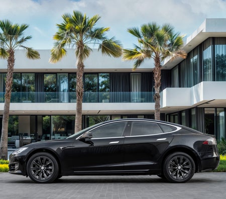 Tesla Model S 2018, photo 3 of 4