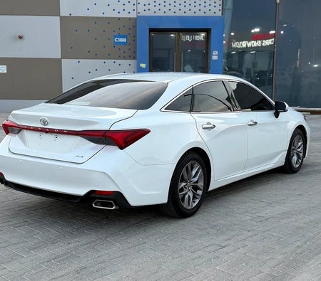 Blanc Toyota Avalon XLE 2020