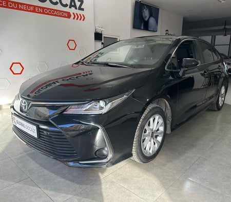 Schwarz Toyota Corolla 1.8 Distinctive+ 2022 Schwarz Toyota Corolla 1.8 Distinctive+ 2022