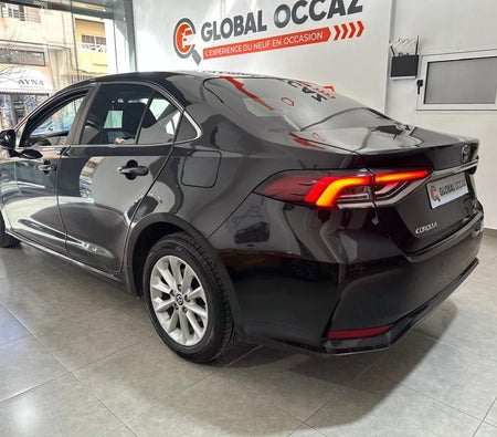 Schwarz Toyota Corolla 1.8 Distinctive+ 2022 Schwarz Toyota Corolla 1.8 Distinctive+ 2022