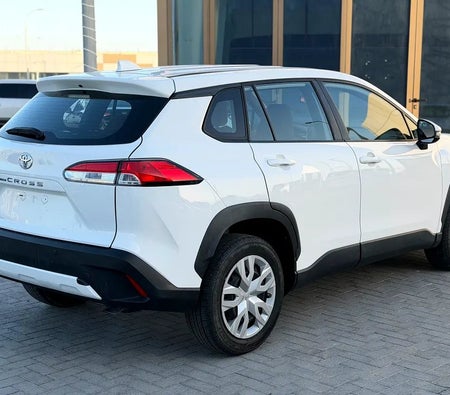 White Toyota Corolla Cross XL 2022