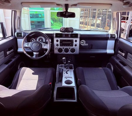 White Toyota FJ Cruiser GXR 2012