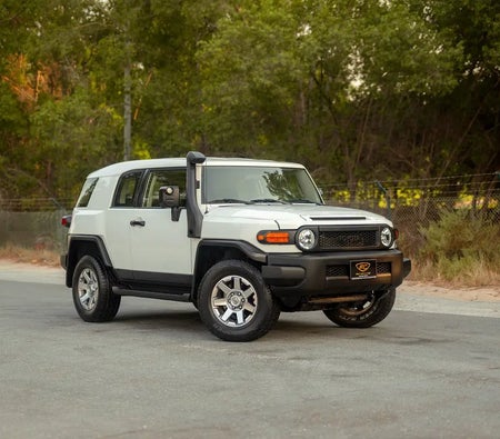 أبيض تويوتا FJ Cruiser GXR 2023