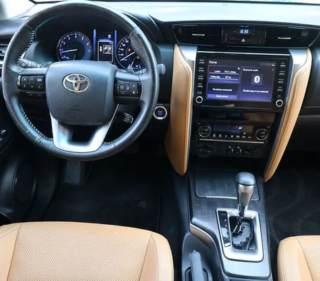Toyota Fortuner VXR 2022, photo 3 of 4
