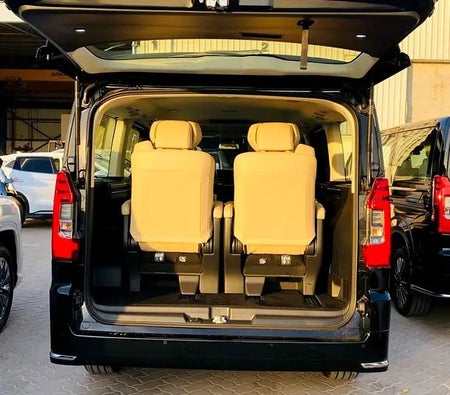 Toyota Granvia Premium 2026, photo 4 of 4