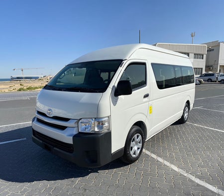 Alquilar Toyota Hiace 13 plazas 2018 en Dubai