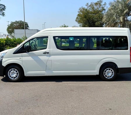 Toyota Hiace Commuter 2026, photo 3 of 4