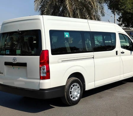 Toyota Hiace Commuter 2026, photo 4 of 4
