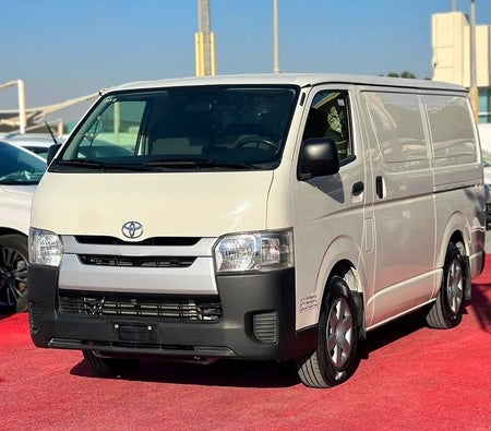 Toyota Hiace 2022, photo 3 of 4