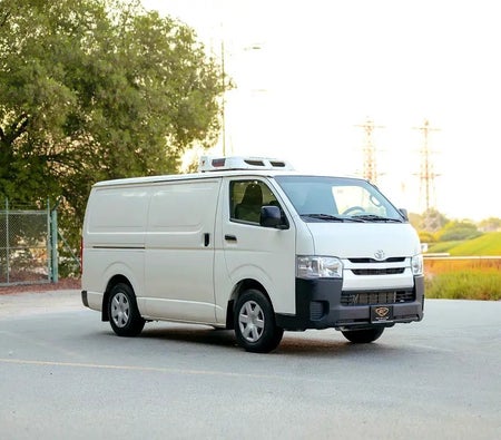 Toyota Hiace Standard 2022, photo 2 of 4