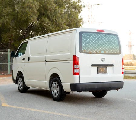 أبيض تويوتا Hiace Standard 2009