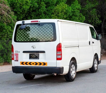 أبيض تويوتا Hiace Standard 2021 أبيض تويوتا Hiace Standard 2021