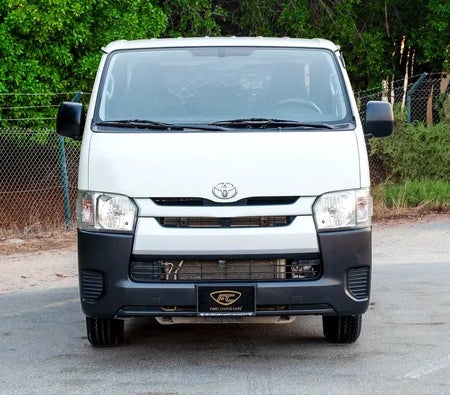 أبيض تويوتا Hiace Standard 2021 أبيض تويوتا Hiace Standard 2021