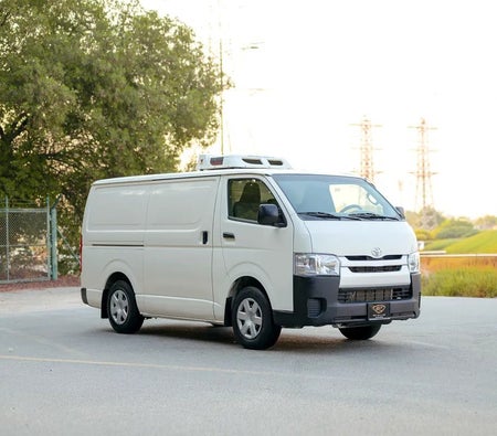 أبيض تويوتا Hiace Standard 2022